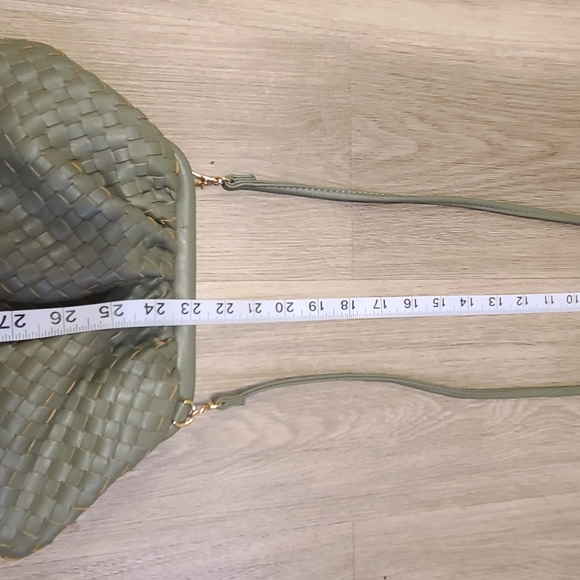 Urban Expressions Olive Woven Shoulder Bag - Picture 4 of 12